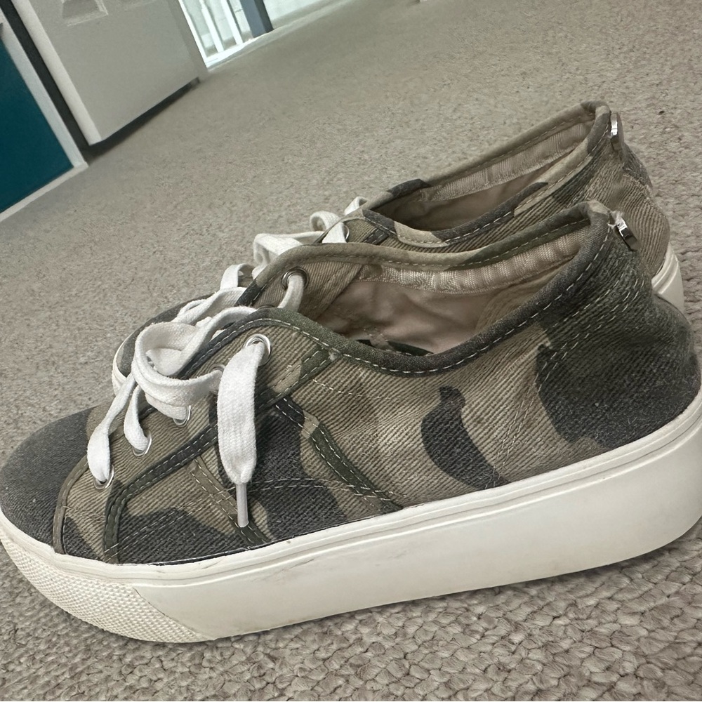 Steve Madden platform - 8.5